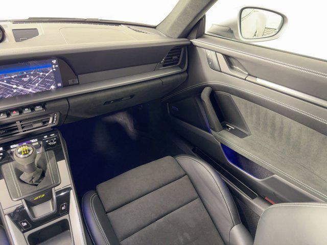 Photo of 2022 Silver Porsche 911