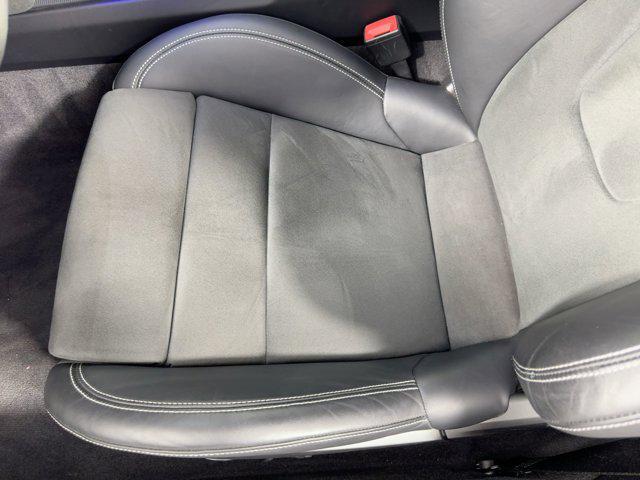 Photo of 2022 Silver Porsche 911