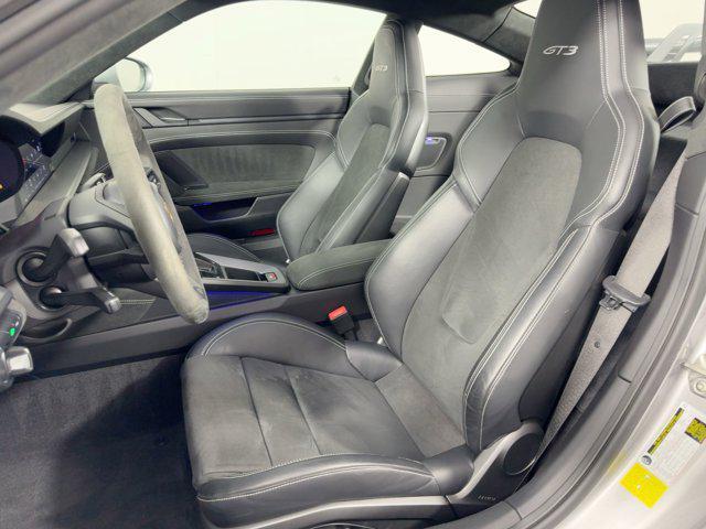 Photo of 2022 Silver Porsche 911
