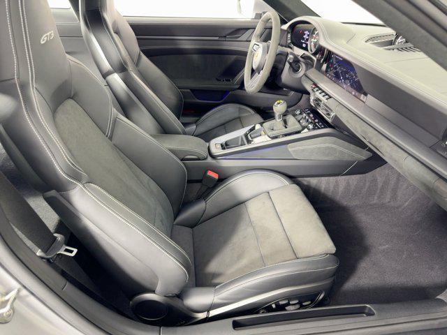 Photo of 2022 Silver Porsche 911