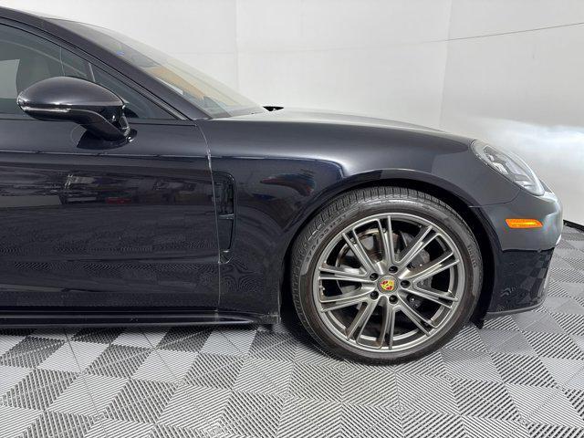 Photo of 2023 Jet Black Metallic Porsche Panamera