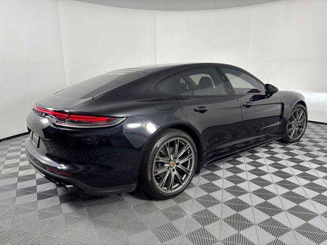 Photo of 2023 Jet Black Metallic Porsche Panamera