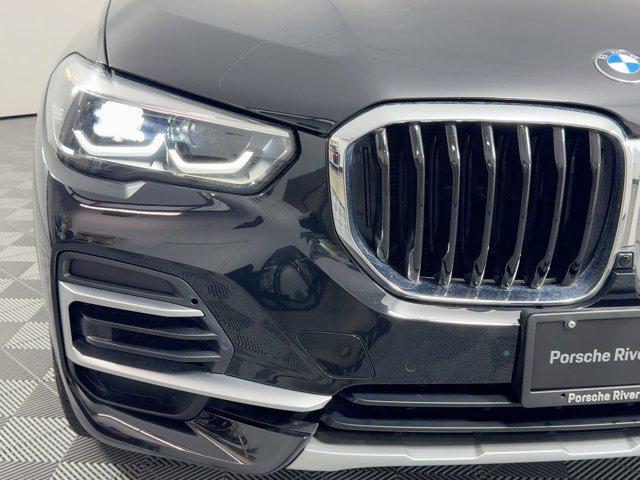 Photo of 2022 Jet Black BMW X5