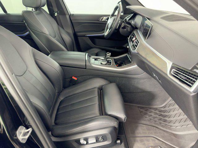 Photo of 2022 Jet Black BMW X5