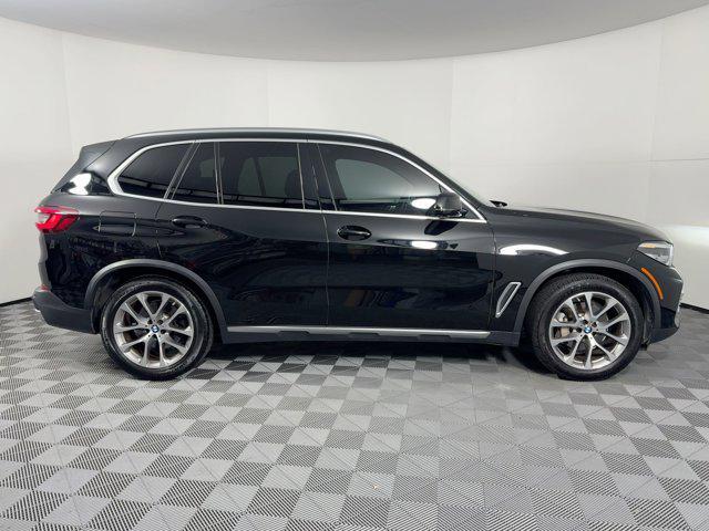 Photo of 2022 Jet Black BMW X5