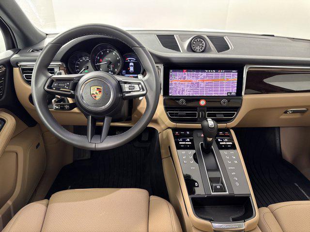 Photo of 2025 White Porsche Macan