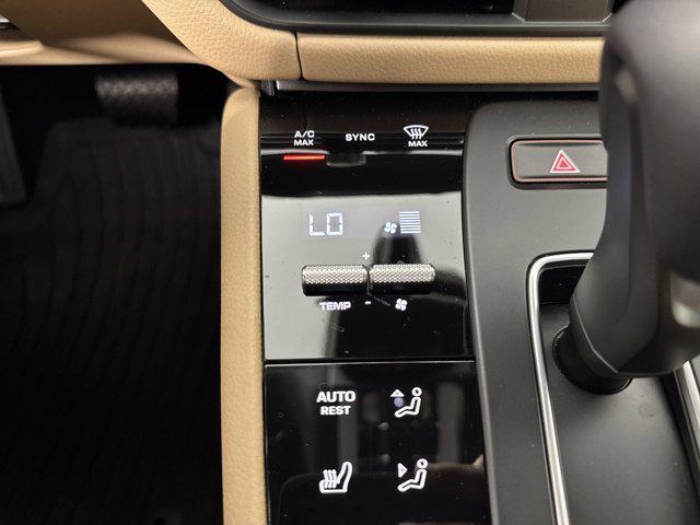 Photo of 2025 White Porsche Macan