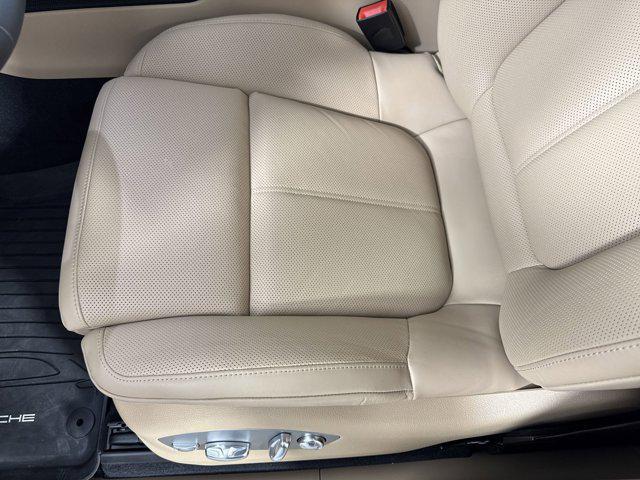 Photo of 2025 White Porsche Macan