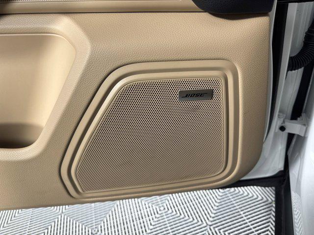 Photo of 2025 White Porsche Macan