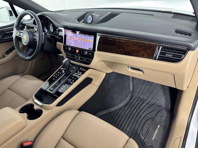 Photo of 2025 White Porsche Macan