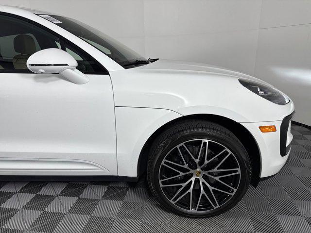 Photo of 2025 White Porsche Macan