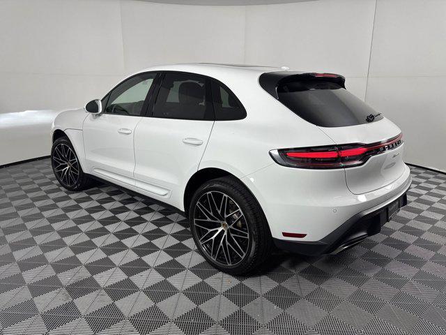 Photo of 2025 White Porsche Macan