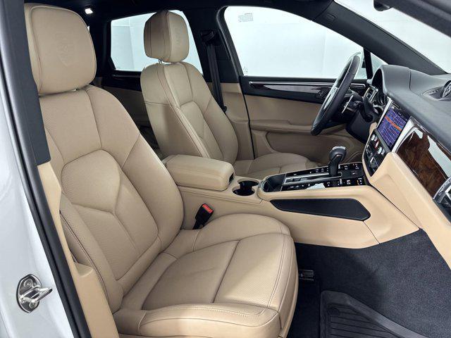 Photo of 2025 White Porsche Macan