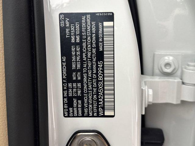 Photo of 2025 White Porsche Macan