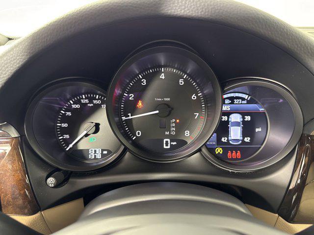 Photo of 2025 White Porsche Macan