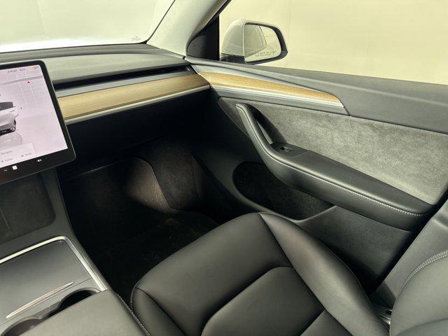 Photo of 2023 Pearl White Multi-Coat Tesla Model Y