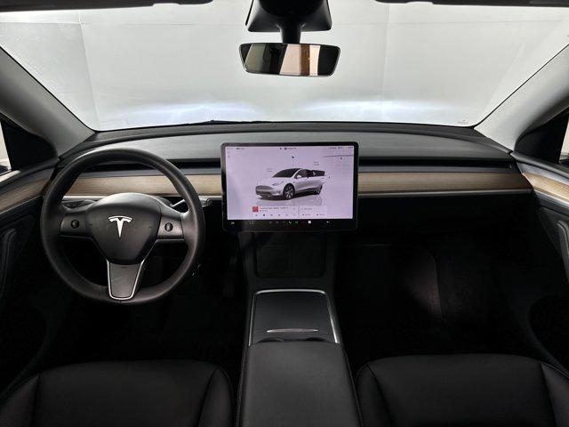 Photo of 2023 Pearl White Multi-Coat Tesla Model Y