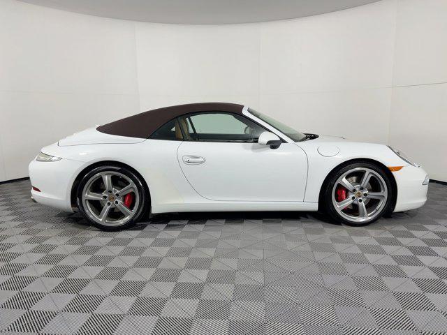 Photo of 2016 Carrara White Metallic Porsche 911