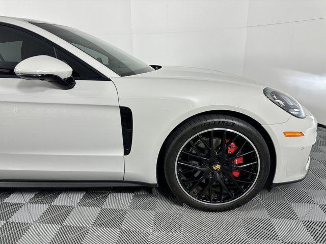Photo of 2022 Chalk Porsche Panamera