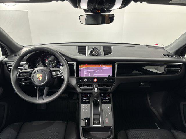 Photo of 2025 Gentian Blue Metallic Porsche Macan