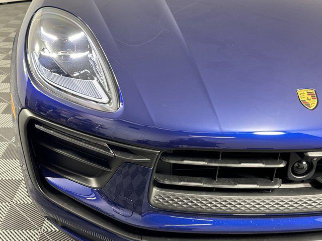 Photo of 2025 Gentian Blue Metallic Porsche Macan