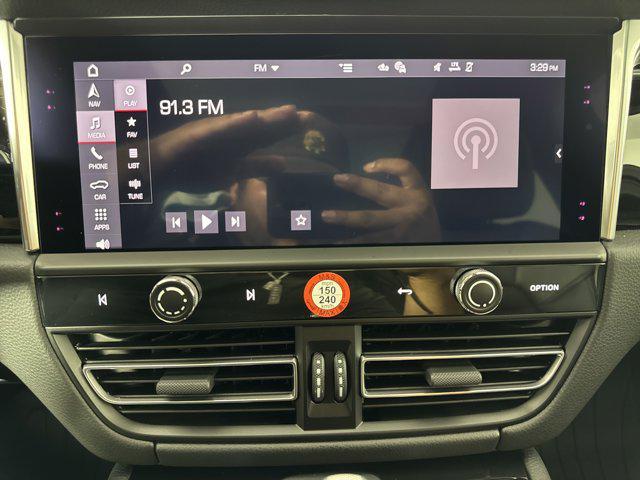 Photo of 2025 Gentian Blue Metallic Porsche Macan