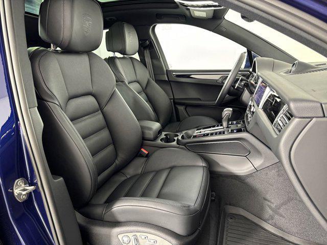 Photo of 2025 Gentian Blue Metallic Porsche Macan
