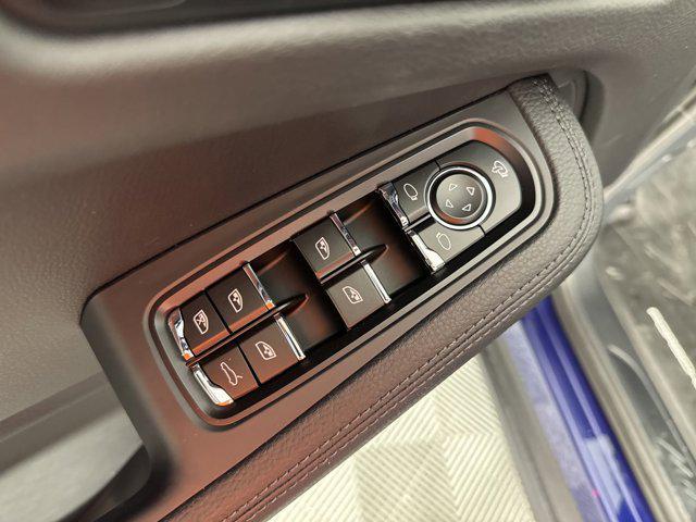 Photo of 2025 Gentian Blue Metallic Porsche Macan