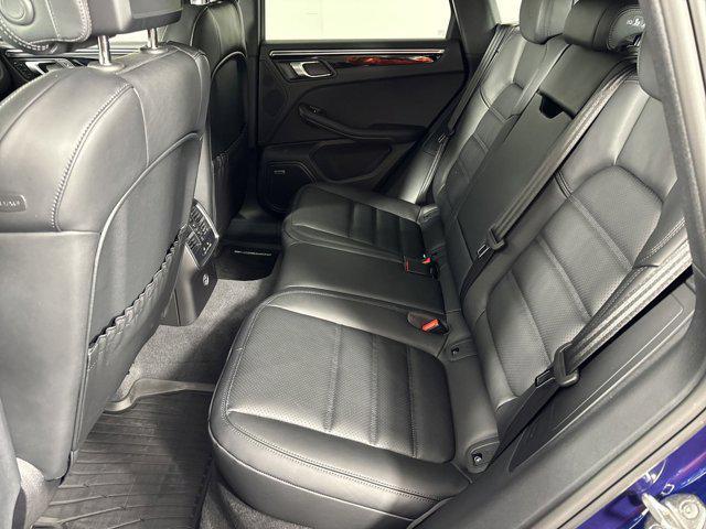 Photo of 2025 Gentian Blue Metallic Porsche Macan