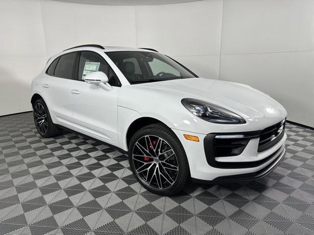 Photo of 2025 Carrara White Metallic Porsche Macan