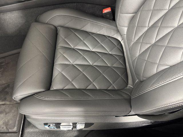 Photo of 2024 Frozen Pure Grey Metallic BMW X6
