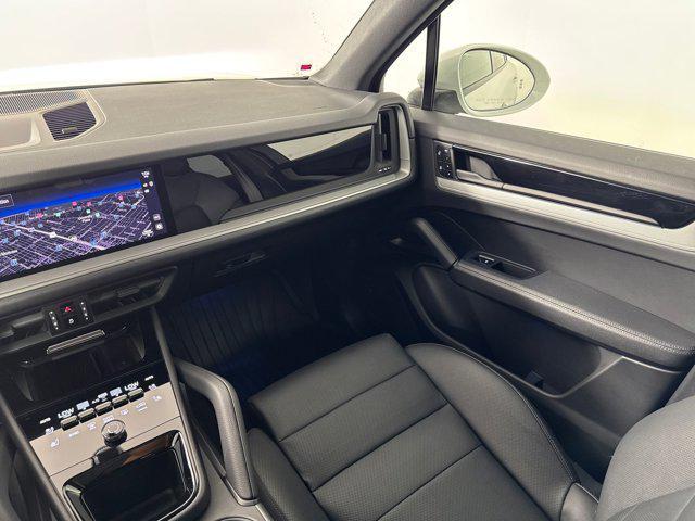 Photo of 2025 White Porsche Cayenne