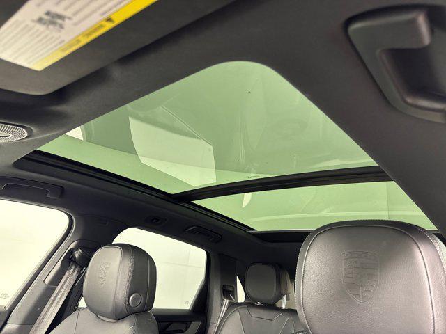 Photo of 2025 White Porsche Cayenne