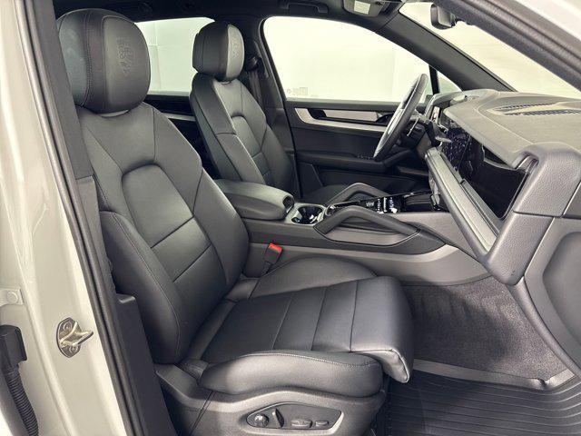 Photo of 2025 White Porsche Cayenne
