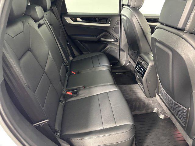 Photo of 2025 White Porsche Cayenne