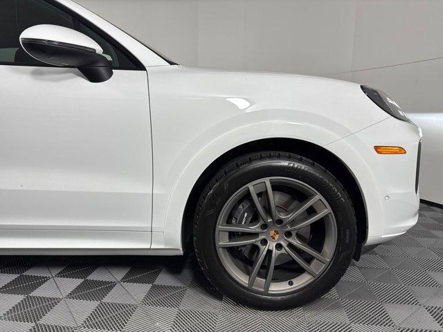 Photo of 2025 White Porsche Cayenne