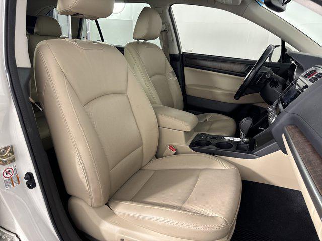Photo of 2016 Crystal White Pearl Subaru Outback