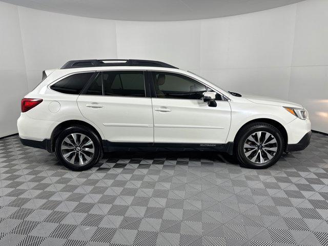 Photo of 2016 Crystal White Pearl Subaru Outback