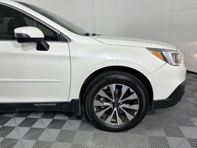 Photo of 2016 Crystal White Pearl Subaru Outback