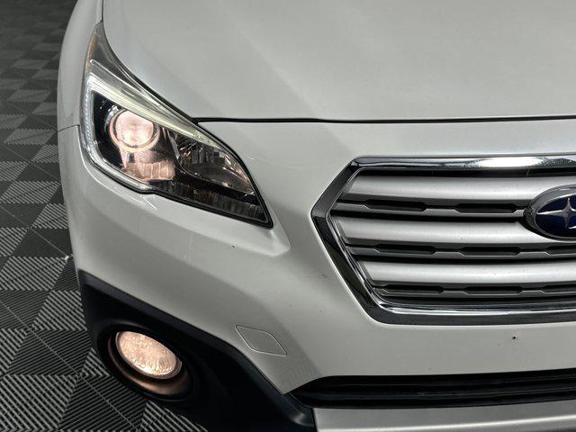 Photo of 2016 Crystal White Pearl Subaru Outback