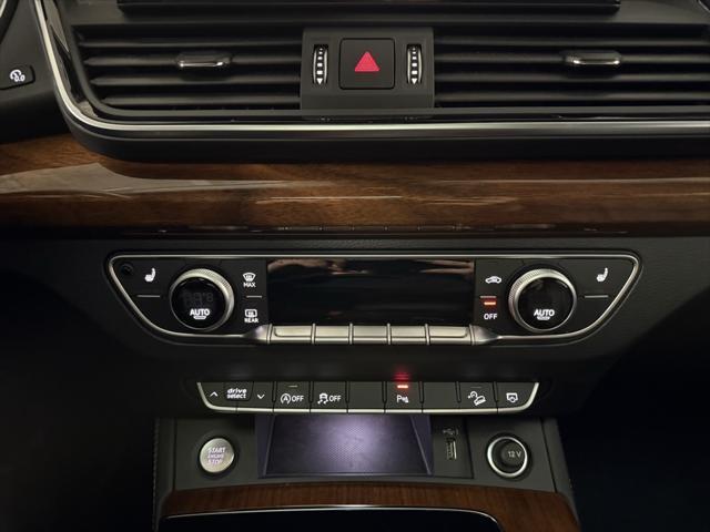 Photo of 2022 Florett Silver Metallic Audi Q5