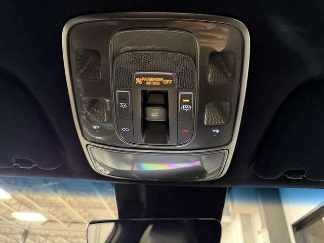 Photo of 2022 Vik Black Genesis GV70