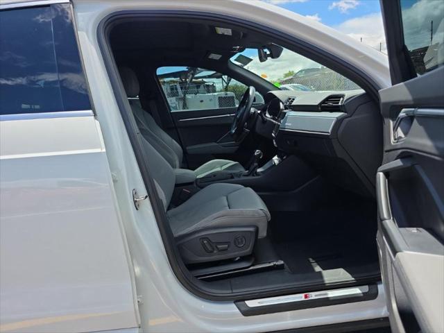 Photo of 2020 Glacier White Audi Q3