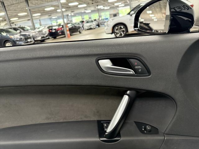 Photo of 2009 Brilliant Black/Black Roof Audi TT