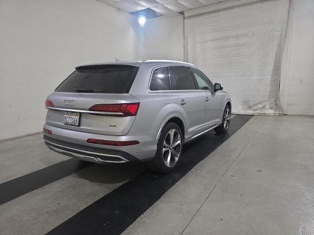 Photo of 2022 Florett Silver Metallic Audi Q7