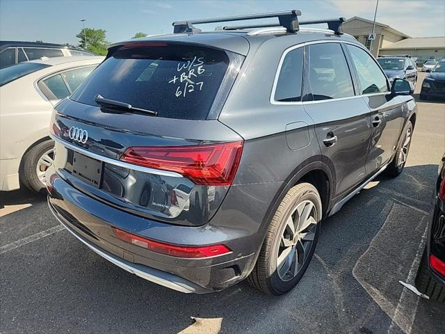 Photo of 2021 Manhattan Gray Metallic Audi Q5
