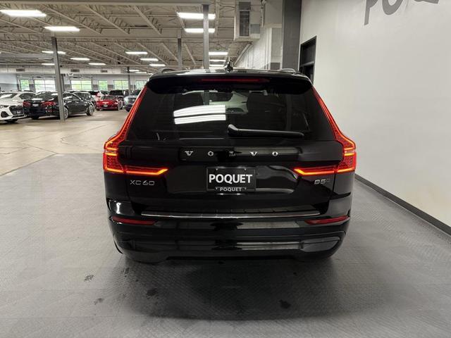 Photo of 2022 Onyx Black Metallic Volvo XC60