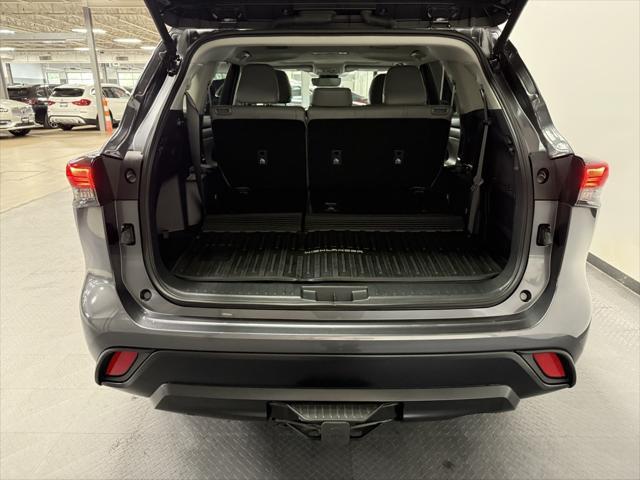 Photo of 2024 Magnetic Gray Metallic Toyota Highlander