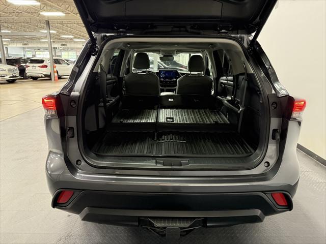 Photo of 2024 Magnetic Gray Metallic Toyota Highlander