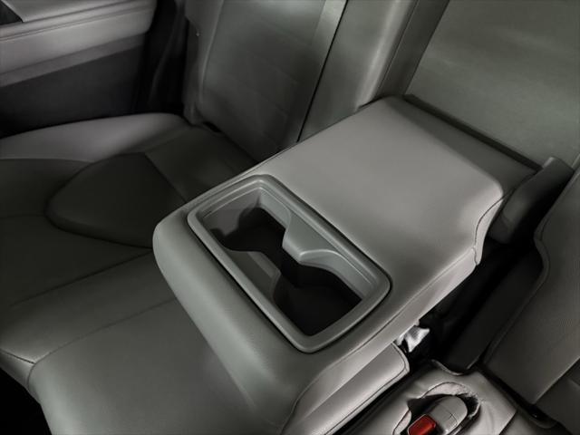 Photo of 2024 Magnetic Gray Metallic Toyota Highlander